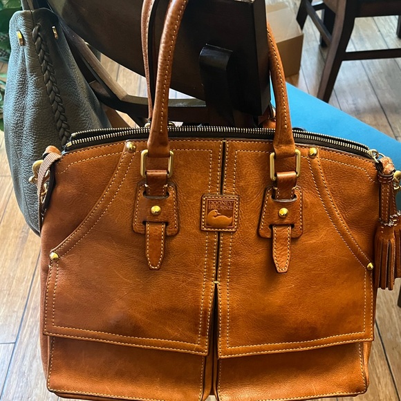 Dooney & Bourke Clayton Florentine leather satchel Natural Color Handbag Purse - Picture 3 of 9